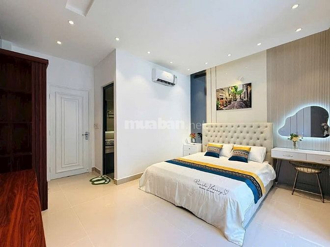 Đi nước ngoài định cư bán gấp nhà ở đường Nguyễn Hiền, phường 4, quận 