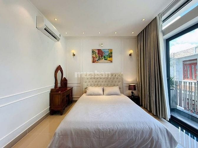 Đi nước ngoài định cư bán gấp nhà ở đường Nguyễn Hiền, phường 4, quận 