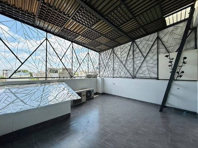 Đi nước ngoài định cư bán gấp nhà ở đường Nguyễn Hiền, phường 4, quận 