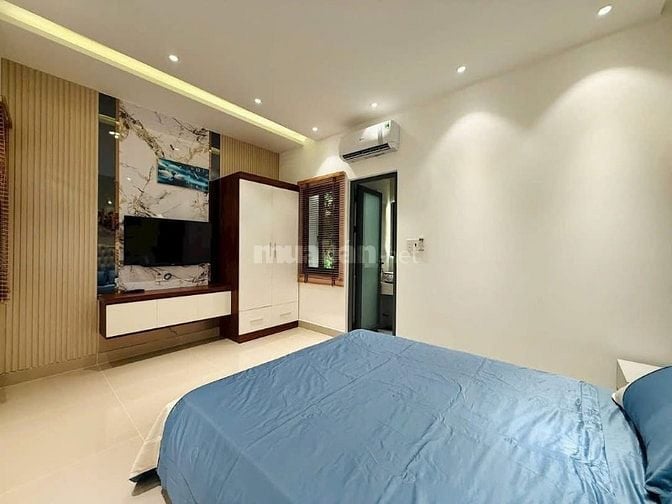 Đi nước ngoài định cư bán gấp nhà ở đường Nguyễn Hiền, phường 4, quận 