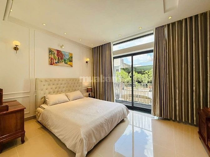 Đi nước ngoài định cư bán gấp nhà ở đường Nguyễn Hiền, phường 4, quận 