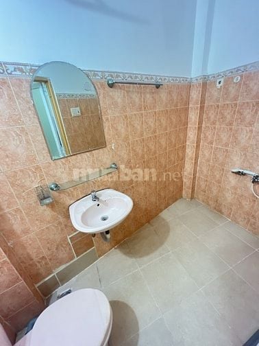 Sang mặt tiền + căn hộ dịch vụ