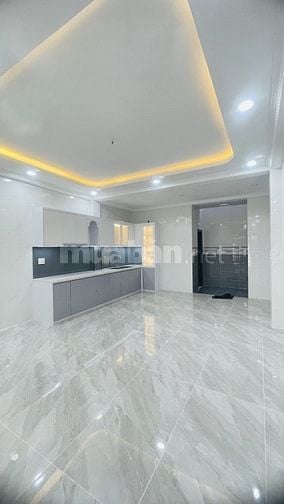Hẻm xe tải 8m 100m2(5x20) 5 tầng Lạc Long Quân, phường 9, Tân Bình