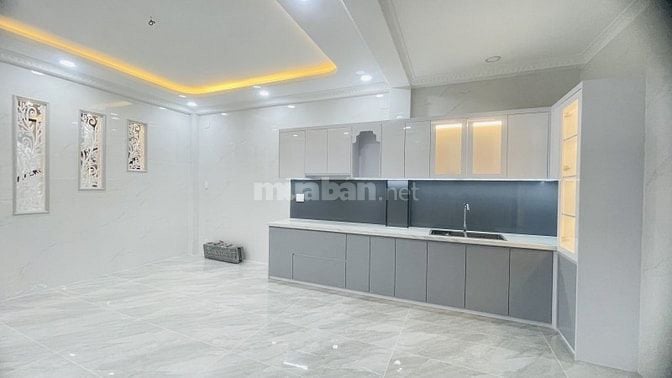 Hẻm xe tải 8m 100m2(5x20) 5 tầng Lạc Long Quân, phường 9, Tân Bình