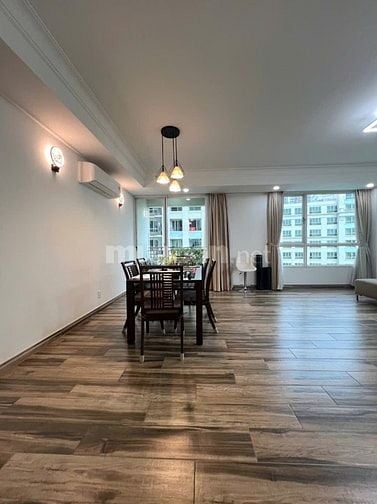 Bán nhanh căn hộ 3 phòng ngủ 157m tại The Manor cách quận 1 - 5ph