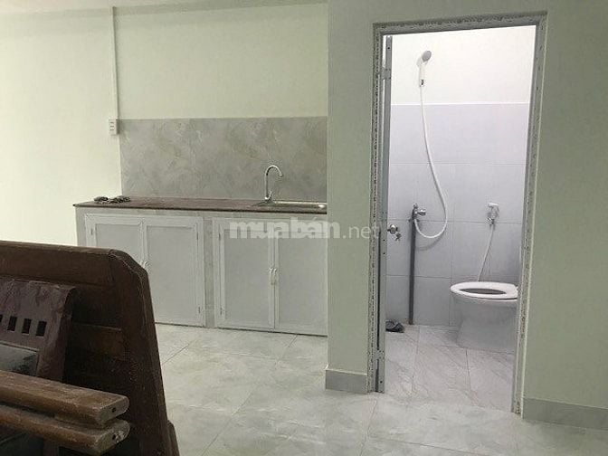 CHO THUÊ NGUYÊN CĂN 7tr: 56m2(4x14), Hẽm lớn, P6 GV, điện nước nhà nc 