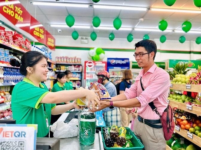 Tuyển Nhân Viên Đi Làm Ngay (Bán Hàng-Tạp Vụ)