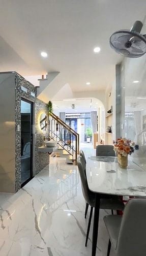 BÁN NHÀ GẦN CHỢ THỊ NGHÈ, Đ NGUYỄN VĂN LẠC, TRUNG TÂM BÌNH THẠNH