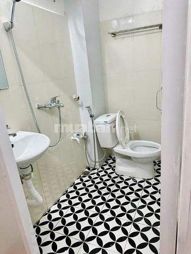 Cầu Giấy - Lô Góc - Gần Phố - Ngõ Thông - 41m2 - Chỉ 8.5 Tỷ