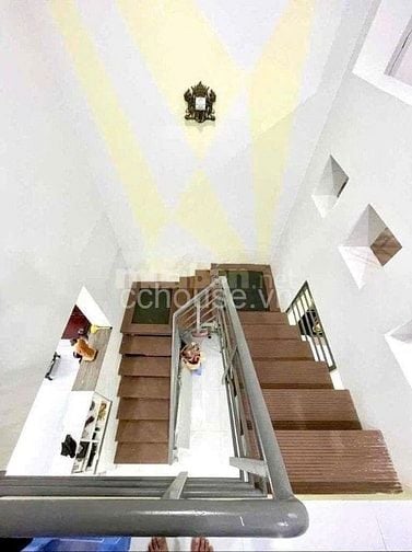 Nhà HXH Thành Thái, P.Diên Hồng. DT 8x12m, 4 tầng – 17.5 tỷ