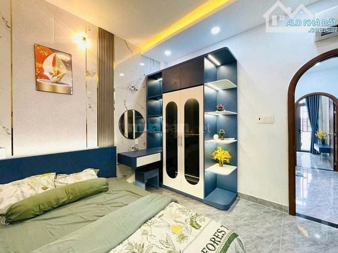 Bán nhà Ngộp Thích Quảng Đức Phường 4 Quận Phú Nhuận Giá Chỉ 2Tỷ690Tr