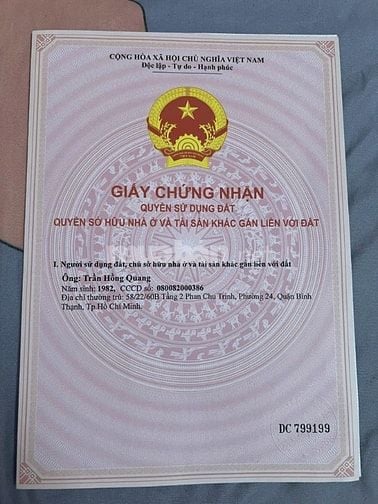 nhà trung tâmPhú nhuận dọn về ở ngay . khu phan xích long , hẻm oto . 