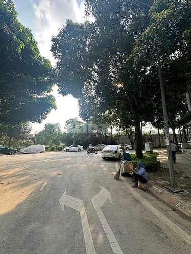 Mình chính chủ cho thuê biệt thự lô góc,Thang máy,tại Xuân Phương,NTL