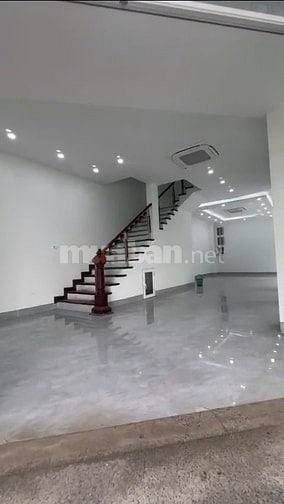 Mình chính chủ cho thuê biệt thự lô góc,Thang máy,tại Xuân Phương,NTL