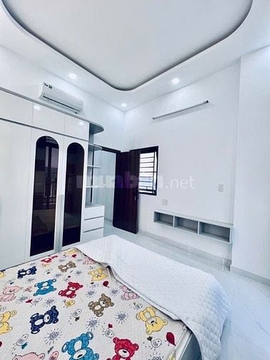 Bán nhà mới 3 lầu Phạm Văn Bạch, Tân Bình, 3PN, giá 5.8 tỷ