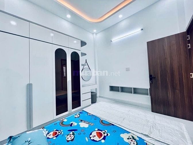 Bán nhà mới 3 lầu Phạm Văn Bạch, Tân Bình, 3PN, giá 5.8 tỷ