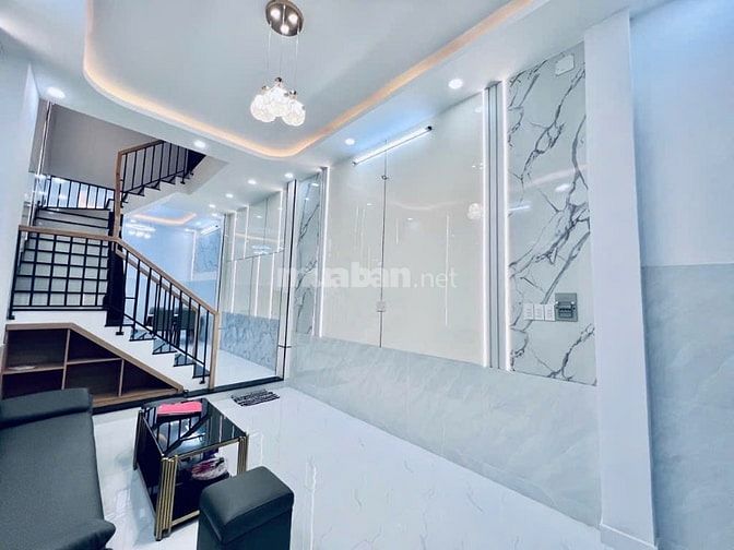 Bán nhà mới 3 lầu Phạm Văn Bạch, Tân Bình, 3PN, giá 5.8 tỷ