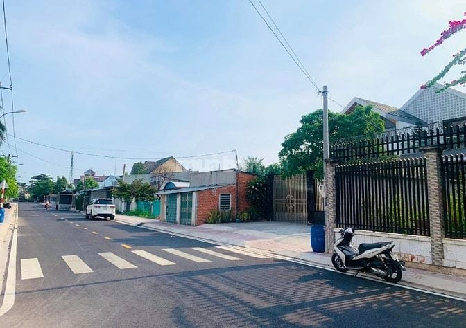 CẦN VỐN MỞ XƯỞNG NAY BÁN GẤP LÔ ĐẤT 150m2 THỊ TRẤN CỦ CHI GIÁ 680TR