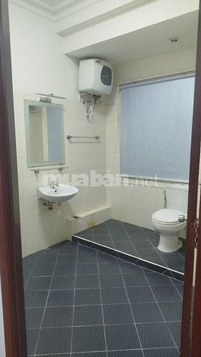 Nhà mặt tiền đường hẻm lớn cách nhà ga T3 200m
