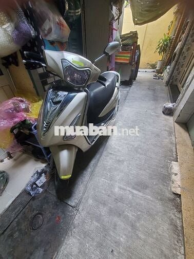 Tay ga-yamaha-Acruzo-2016-màu kem-70%-nhẹ
