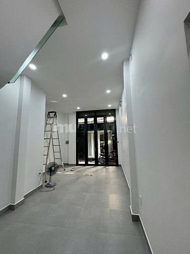 Cho thuê nhà số 233/11/6 Nguyễn Trãi, P.2, Q.5, gần hẻm bánh ABC