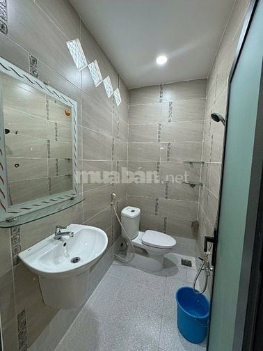 Cho thuê nhà số 233/11/6 Nguyễn Trãi, P.2, Q.5, gần hẻm bánh ABC