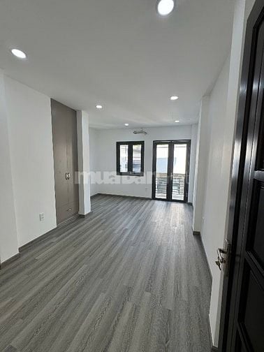 Cho thuê nhà số 233/11/6 Nguyễn Trãi, P.2, Q.5, gần hẻm bánh ABC
