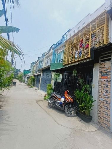 Nhà riêng 1Trệt + 1 Lầu đúc, tại Hẻm Thạnh Xuân 40, Quận 12, Xe hơi đế