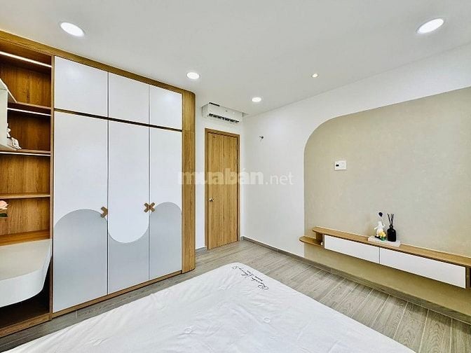 Cần tiền bán gấp Nhà 3 lầu đẹp Cao Cấp Thống Nhất, P10, Q.Gò Vấp.