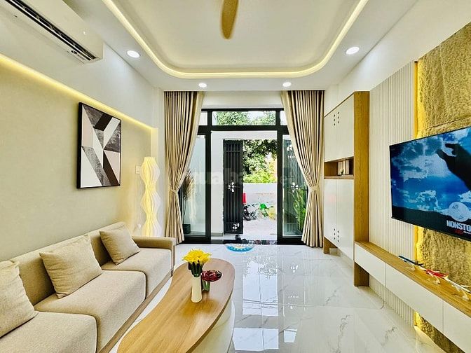 Cần tiền bán gấp Nhà 3 lầu đẹp Cao Cấp Thống Nhất, P10, Q.Gò Vấp.