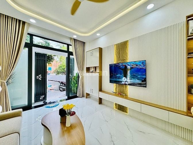 Cần tiền bán gấp Nhà 3 lầu đẹp Cao Cấp Thống Nhất, P10, Q.Gò Vấp.