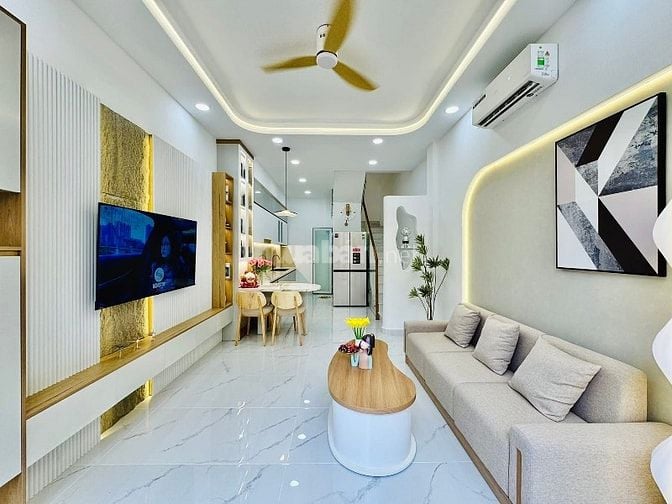 Cần tiền bán gấp Nhà 3 lầu đẹp Cao Cấp Thống Nhất, P10, Q.Gò Vấp.