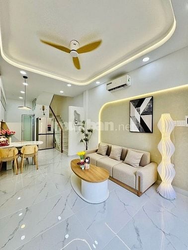 Cần tiền bán gấp Nhà 3 lầu đẹp Cao Cấp Thống Nhất, P10, Q.Gò Vấp.