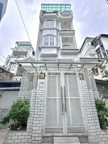 Huỳnh Văn Bánh, Phú Nhuận - 5 Tầng -43m2- Hẻm Trước nhà 4,5m- chỉ hơn 