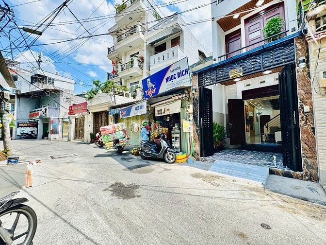 Nhà mặt tiền trương đăng quế, 3 tầng, full nội thất