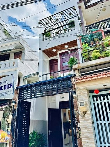 Nhà mặt tiền trương đăng quế, 3 tầng, full nội thất