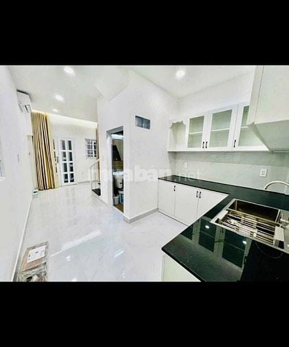 Bán nhà Cô Giang Q1 chỉ 3,2 tỷ 2 tầng mới đẹp gần mặt tiền.