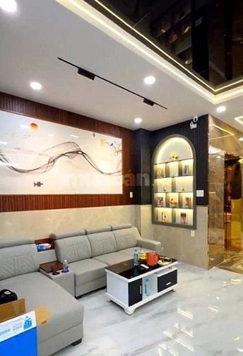 Nhà 4 tầng 4PN có wc riêng đường Bành Văn Trân. Gần chợ Hoà Hưng