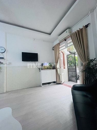 CHỈ 4.5 TỶ - NHÀ MẶT TIỀN VIP QUẬN 7 - P. TÂN KIỂNG – HIẾM CÓ KHÓ TÌM 