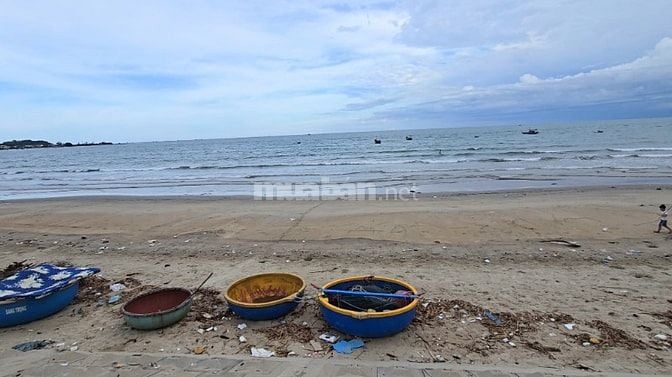 Chính chủ bán đất view sát cạnh biển mỹ khê 204m²,mặt tiền 10m,2 hẻm