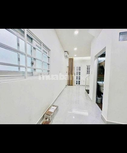 Bán nhà Cô Giang Q1 chỉ 3,2 tỷ 2 tầng mới đẹp gần mặt tiền.