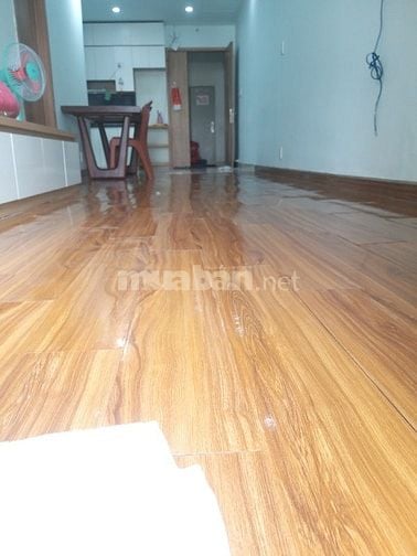 Căn 55m2, mới sơn sửa, ngay mặt tiền Phạm Văn Chiêu!