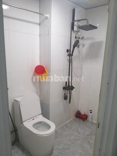 Căn 55m2, mới sơn sửa, ngay mặt tiền Phạm Văn Chiêu!