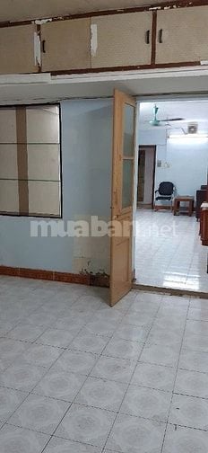 Bán căn hộ chung cư tầng 2 nhà H2 khu tập thể Nguyễn Công Trứ 