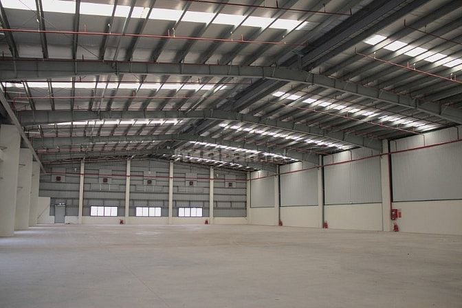 Cho thuê kho sẵn 3000m², MT Quốc Lộ 1A, DT: 70.5x54m, Giá: 220 Tr/Th