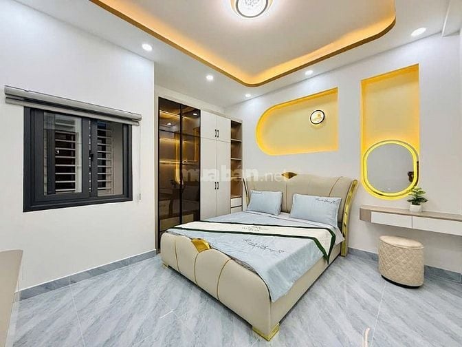Đi nước ngoài định cư bán gấp nhà ở đường Nguyễn Chí Thanh, phường 7, 