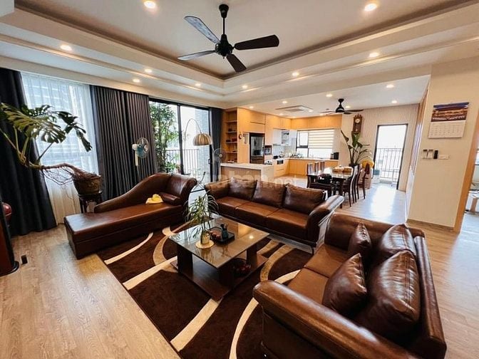 Udic-Westlake bán  căn hộ 150m2, góc 4PN view Hồ Tây giá 11,9 tỷ 