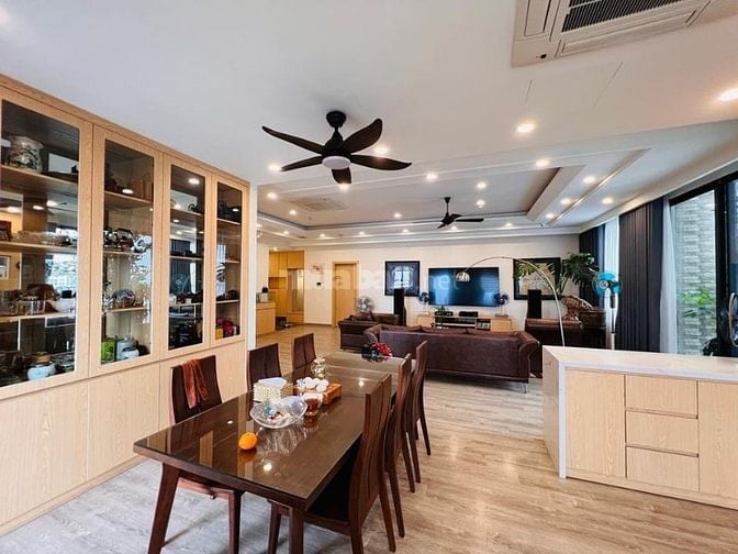 Udic-Westlake bán  căn hộ 150m2, góc 4PN view Hồ Tây giá 11,9 tỷ 
