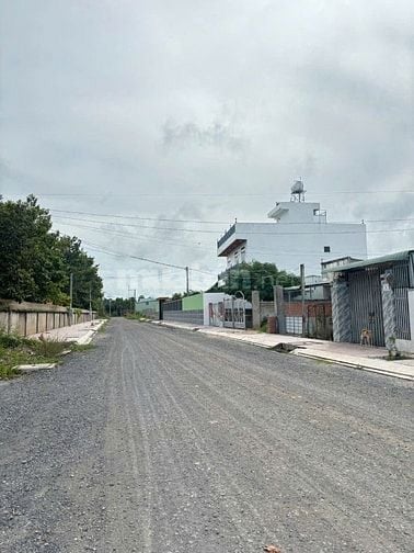 CẦN BÁN ĐẤT NỀN GẦN VINHOMES HẬU NGHĨA DIỆN TÍCH 160M2 (SHR)