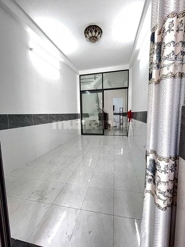  5,48 tỷ Nhà p6q8 hẻm xe hơi đậu cửa 3,3 x 16 ( 1 lầu 2pn ) SHR